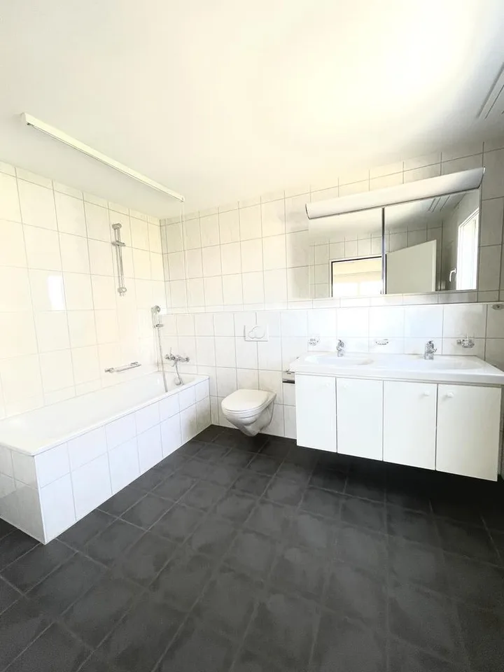 CHARMANTE WOHNUNG AN ZENTRALER LAGE