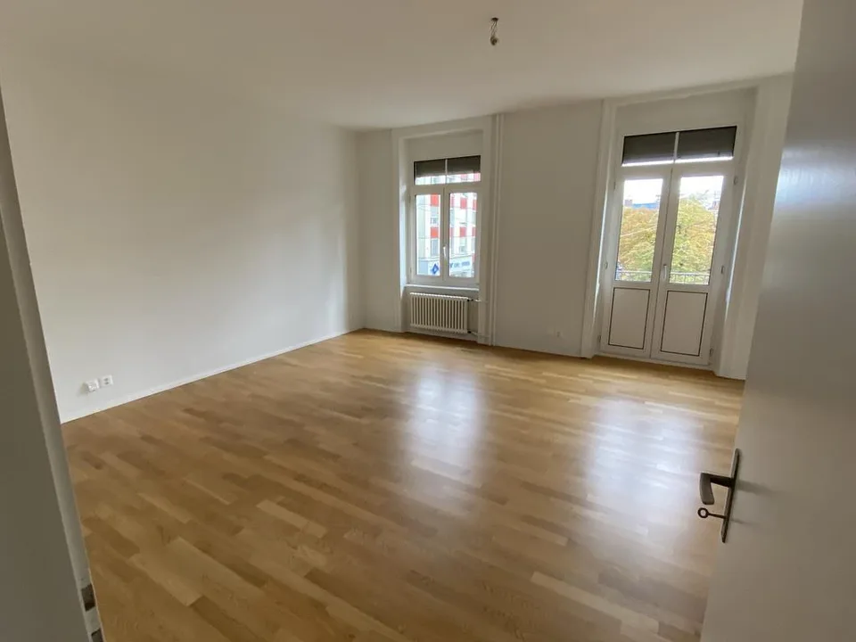 MODERNE 2.5-ZIMMERWOHNUNG DIREKT AM CLARAPLATZ