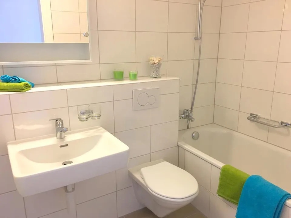 MODERNE 2.5-ZIMMERWOHNUNG DIREKT AM CLARAPLATZ