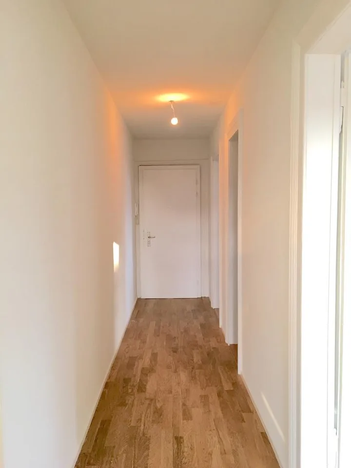 MODERNE 2.5-ZIMMERWOHNUNG DIREKT AM CLARAPLATZ