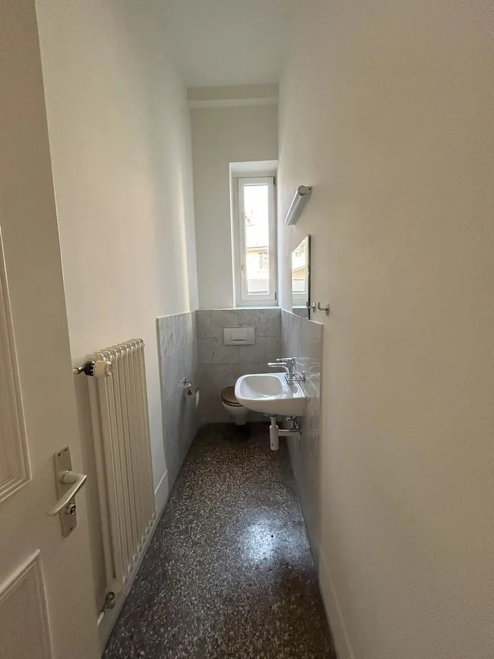 Attractive retail/commercial space in top location at Stauffacherstrasse 100