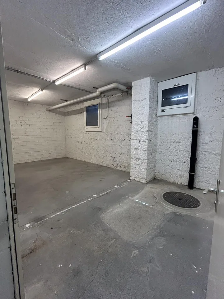 Attractive retail/commercial space in top location at Stauffacherstrasse 100