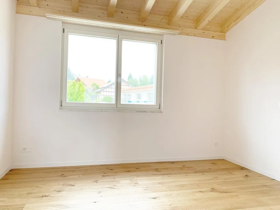 schöne und helle 4.5 Zimmer Wohnung