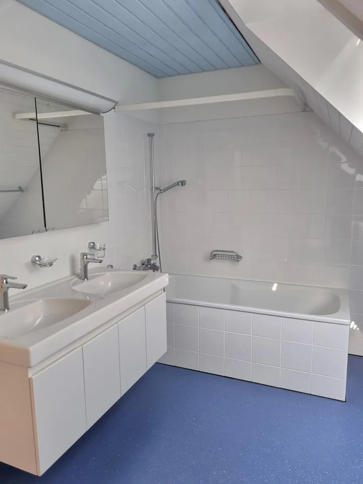 In 5 Minuten am See – 3.5-Zimmer-Maisonettewohnung mit Charme