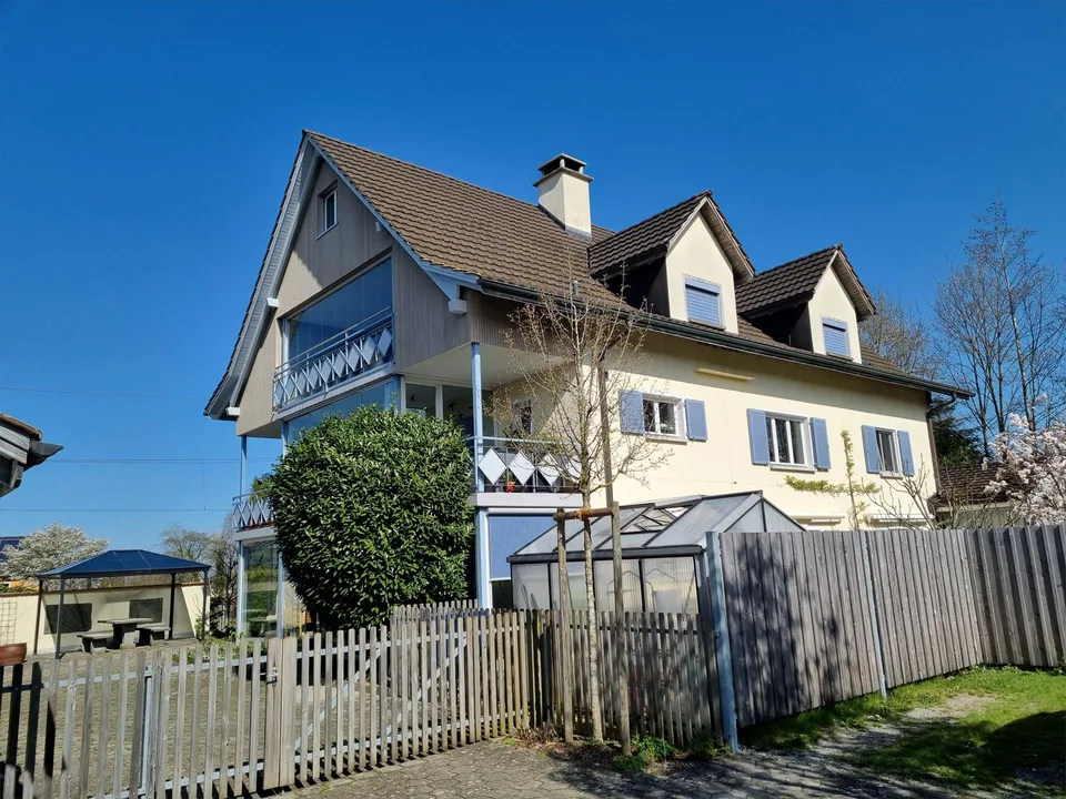 In 5 Minuten am See – 3.5-Zimmer-Maisonettewohnung mit Charme