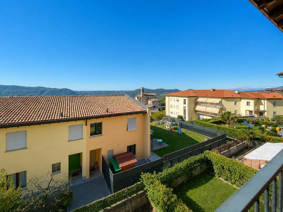 Casa a schiera di 6.5 locali con giardino a Castel San Pietro