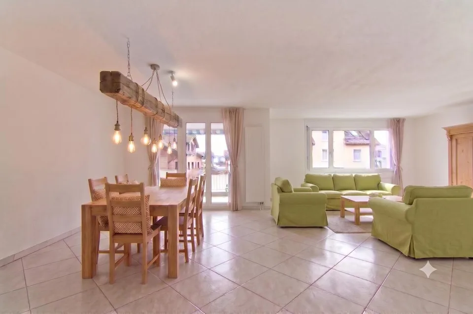 3.5-Zimmer Wohnung, 1. Obergeschoss mit ca. 121 m² Wohnfläche und Lift