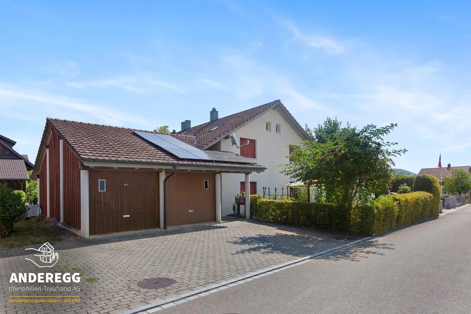 Doppelhaushälfte mit grosszügigem Garten