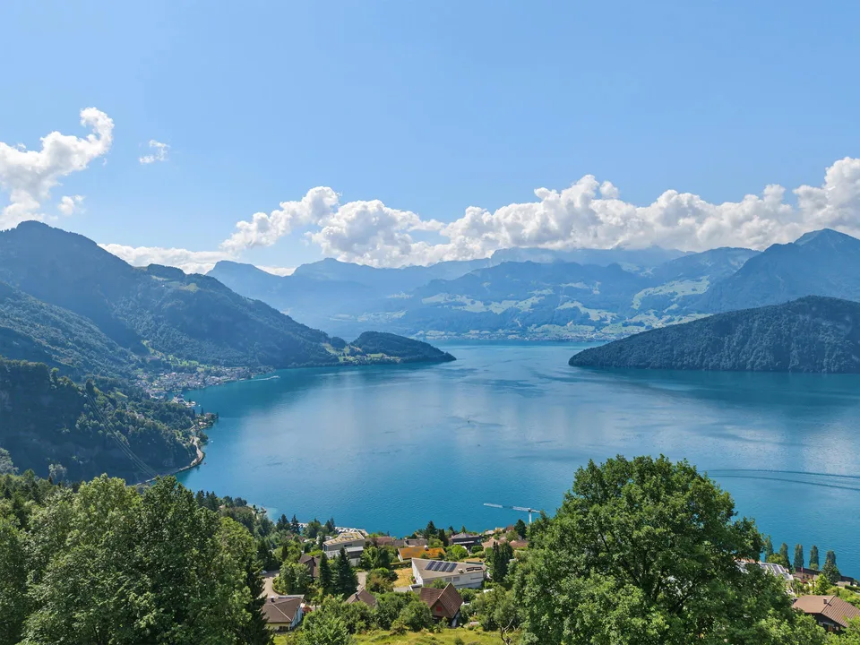 Panoramic residence in a privileged location high above the Four Forest Cantons