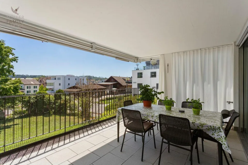 Exklusive 4 1/2 Zimmer-Wohnung im Herzen von Seuzach