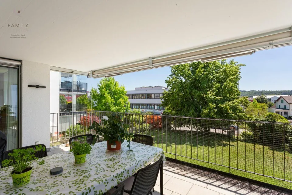 Exklusive 4 1/2 Zimmer-Wohnung im Herzen von Seuzach