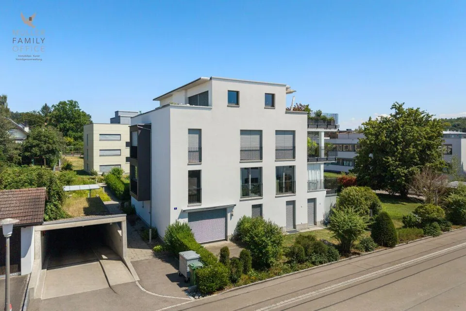 Exklusive 4 1/2 Zimmer-Wohnung im Herzen von Seuzach