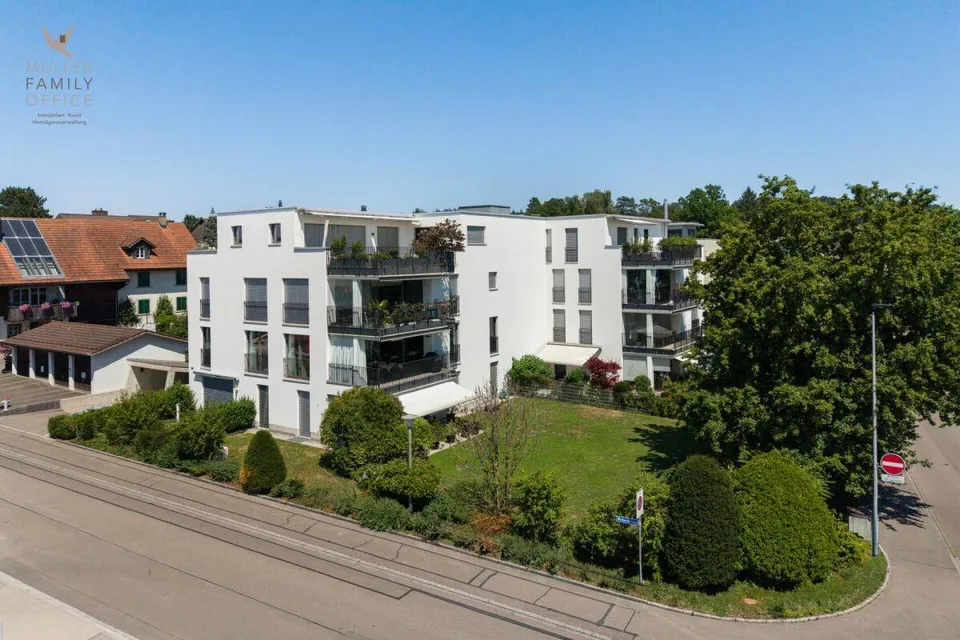 Exklusive 4 1/2 Zimmer-Wohnung im Herzen von Seuzach