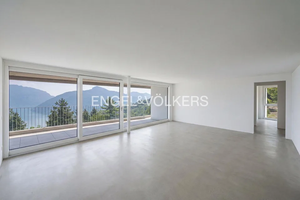 Modern apartment with enchanting lake view in Carona
