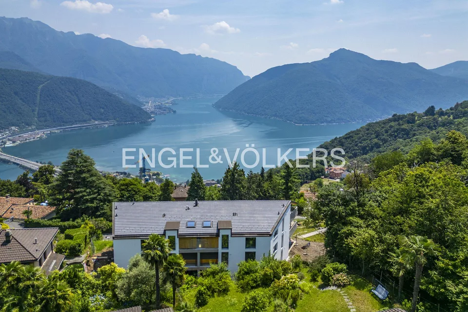 Modern apartment with enchanting lake view in Carona
