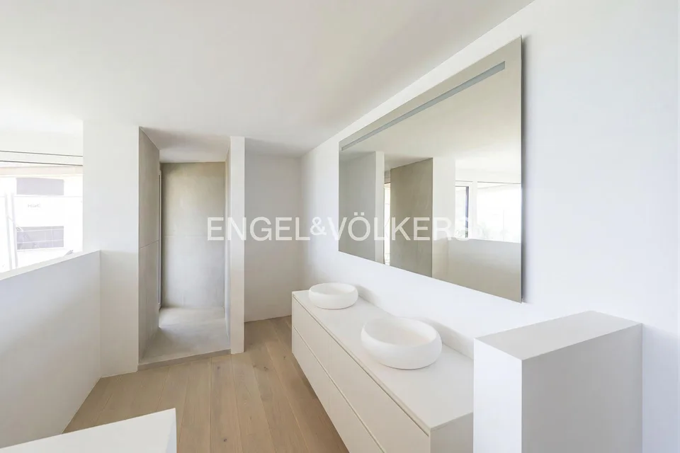 Modern apartment with enchanting lake view in Carona