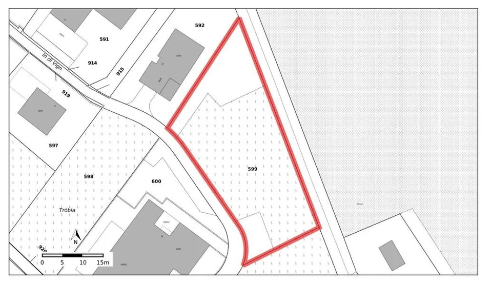Terreno edificabile pianeggiante in vendita a Cresciano, 6705 Riviera