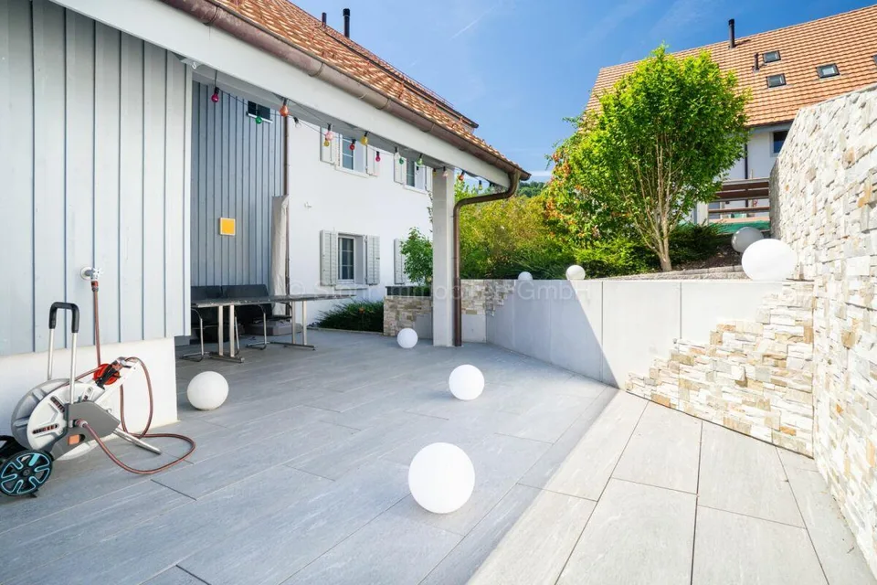 Familienfreundliches 4.5-Zimmer-DEFH in gepflegter Überbauung