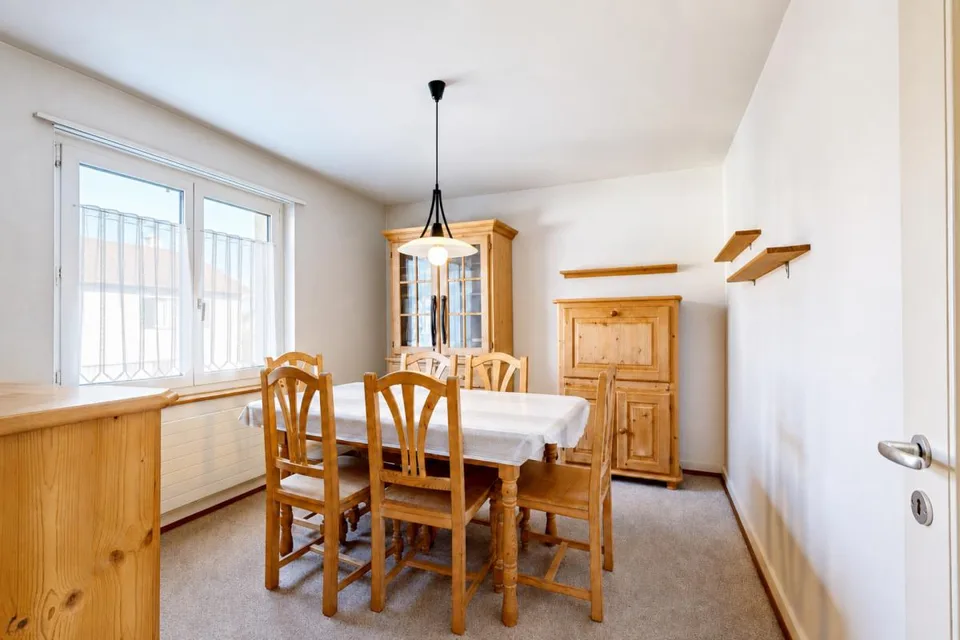 gepflegtes Einfamilienhaus mit Vorplatz und Terasse