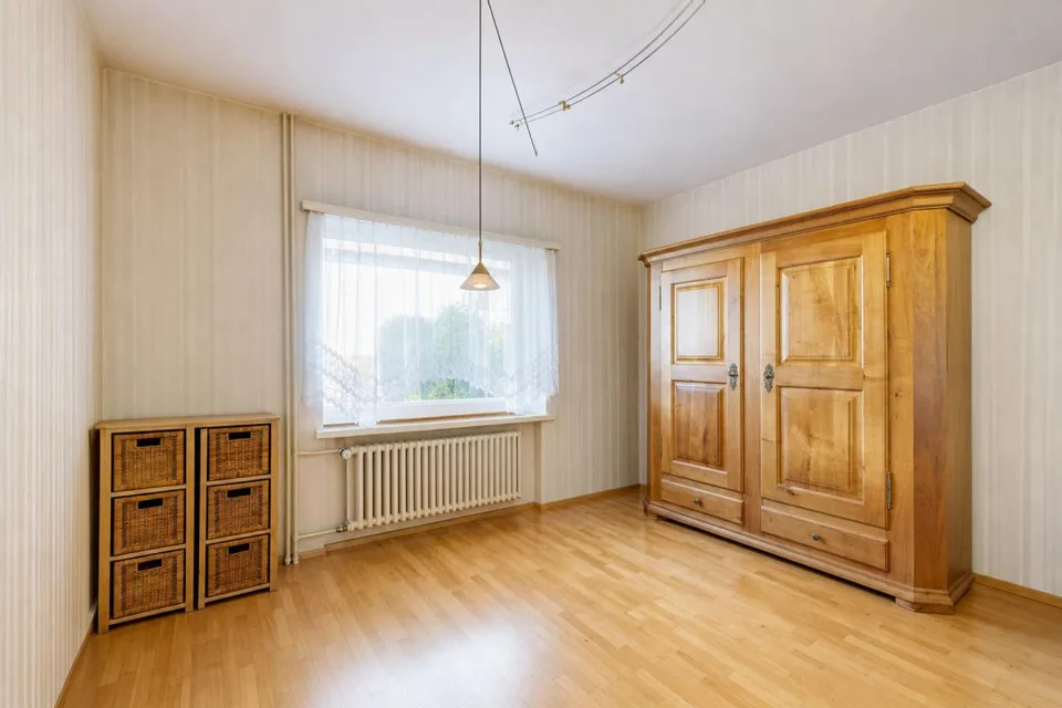 gepflegtes Einfamilienhaus mit Vorplatz und Terasse