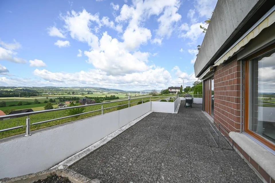 Sonnenverwöhnte Terrassenwohnung zwischen Rebbergen und Weitblick