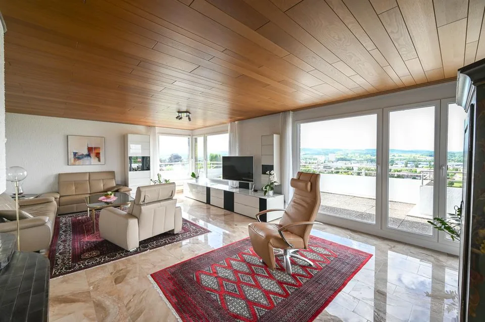 Sonnenverwöhnte Terrassenwohnung zwischen Rebbergen und Weitblick