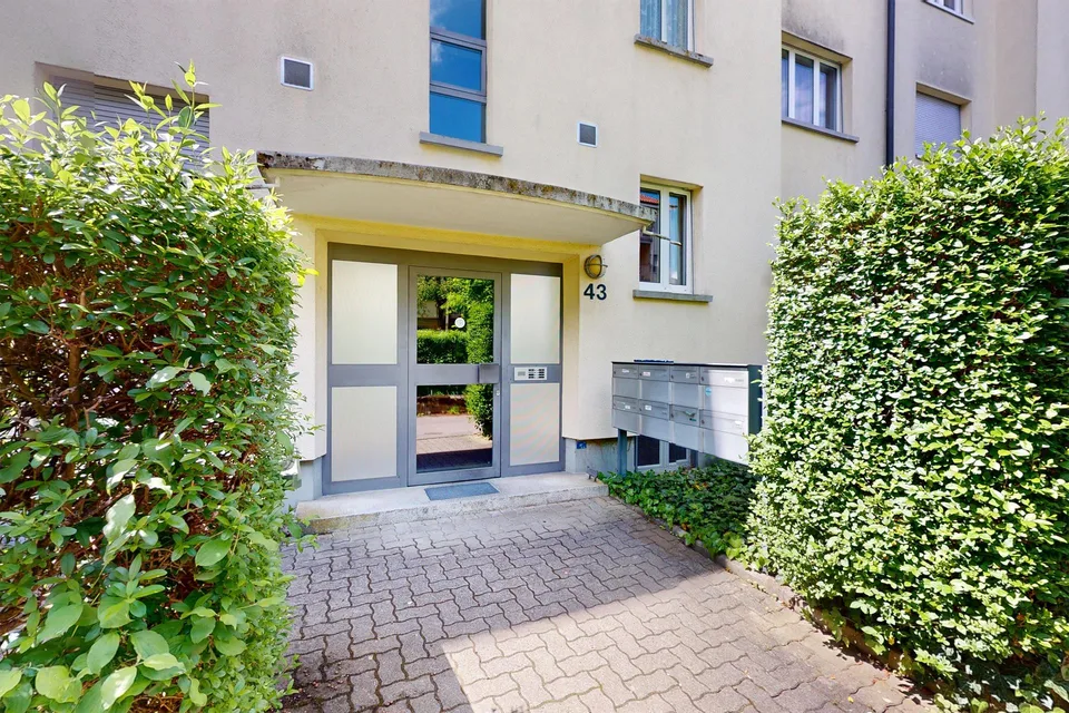 Beautiful 3-room apartment in the city-near Weissenbühl quarter!