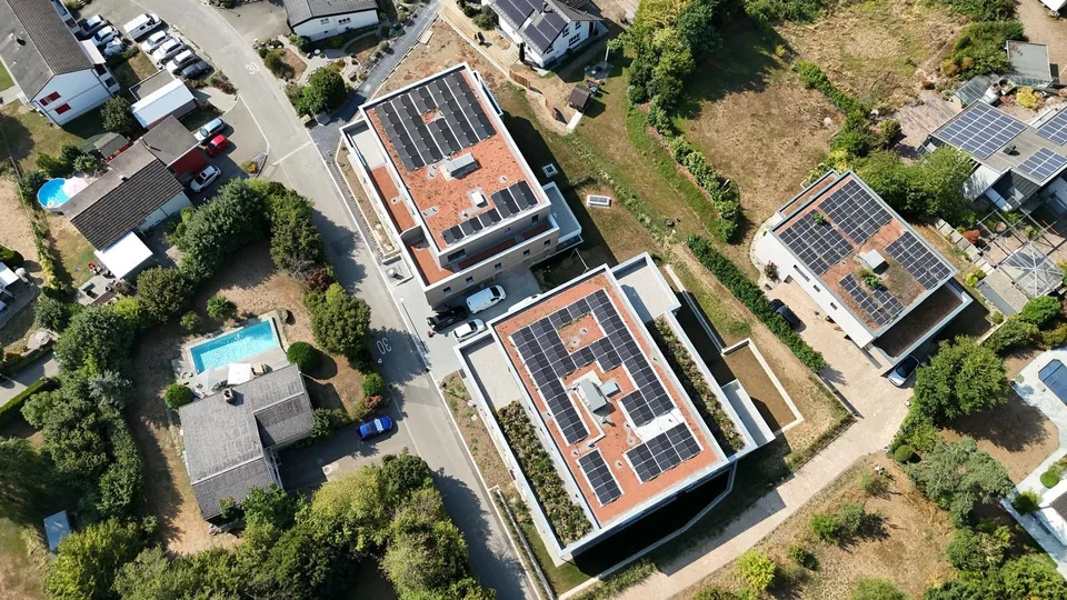 Attraktive 5.5 Zimmer Neubauwohnung an ruhiger Lage in Erlen