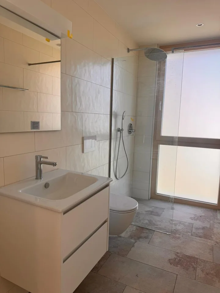 Attraktive 5.5 Zimmer Neubauwohnung an ruhiger Lage in Erlen