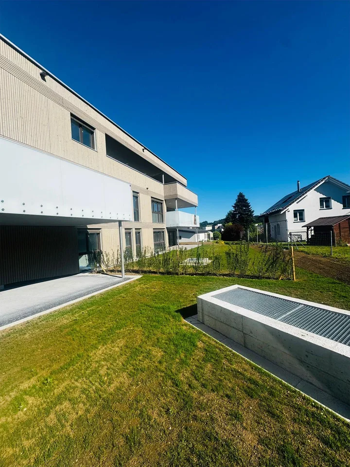 Attraktive 5.5 Zimmer Neubauwohnung an ruhiger Lage in Erlen