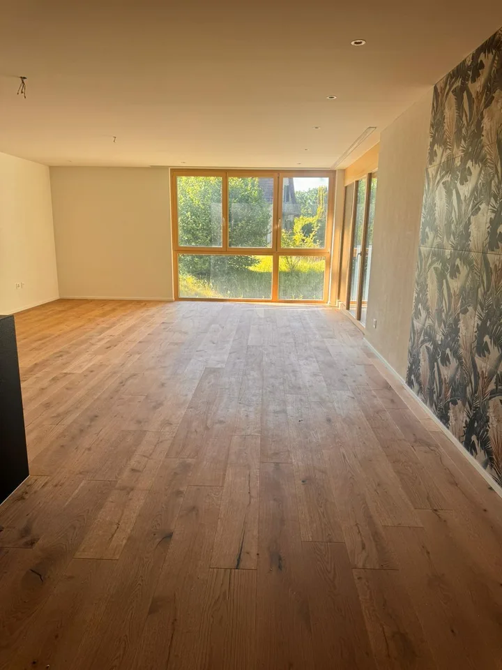 Attraktive 5.5 Zimmer Neubauwohnung an ruhiger Lage in Erlen