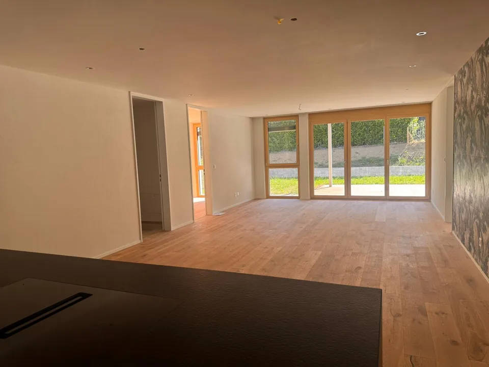 Attraktive 6.5 Zimmer Neubauwohnung an ruhiger Lage in Erlen