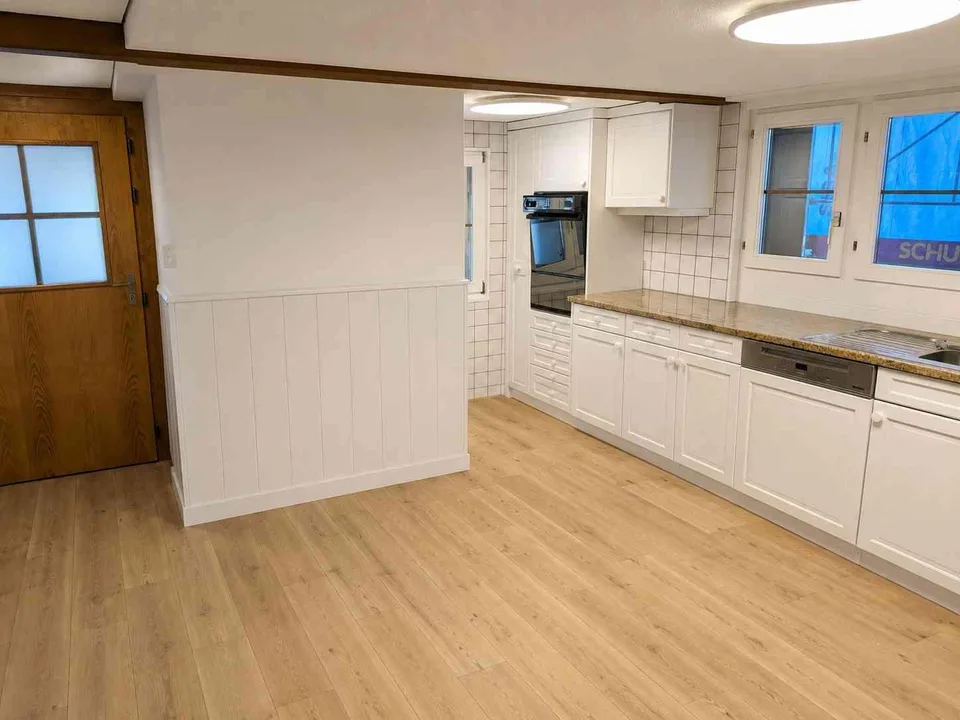 5.5-Zimmer-Bauernhaushälfte mit Garten im Zentrum von Steinhausen
