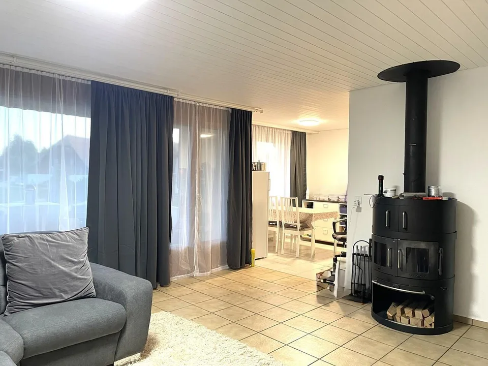 4-Zimmer-Dachwohnung mit Balkon und Schwedenofen
