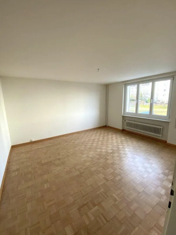 Bahnhof ums Eck - Zuhause im Glück!