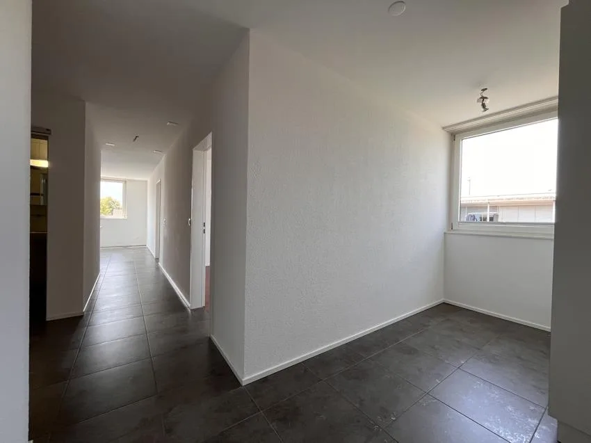 grosse 4.5-Zimmer Wohnung an zentraler Lage