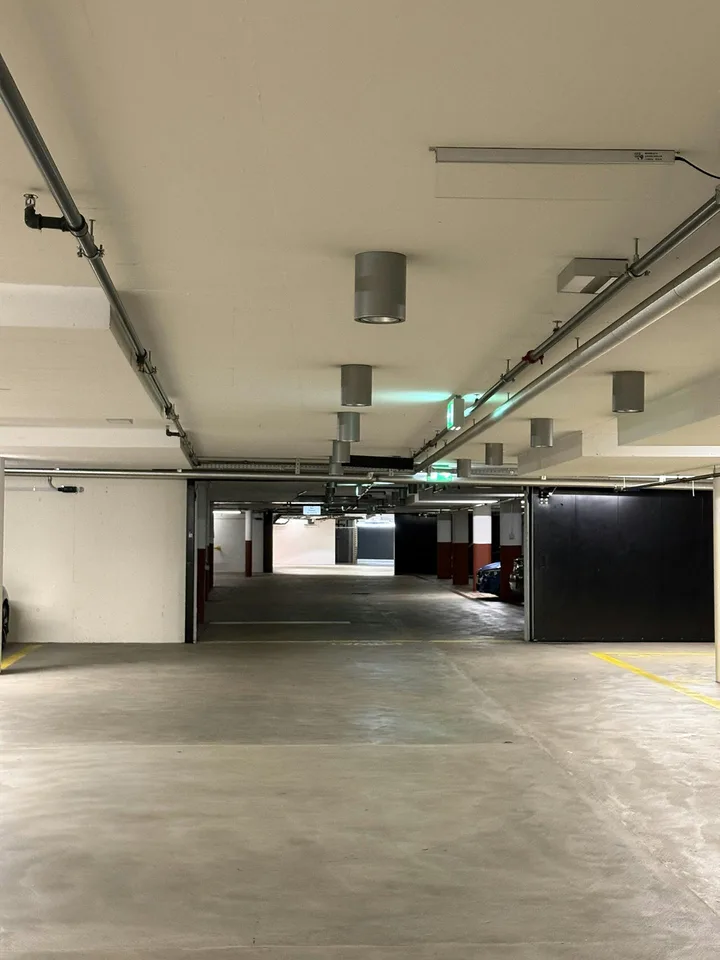 Tiefgaragenparkplatz im Hardturmpark zu vermieten