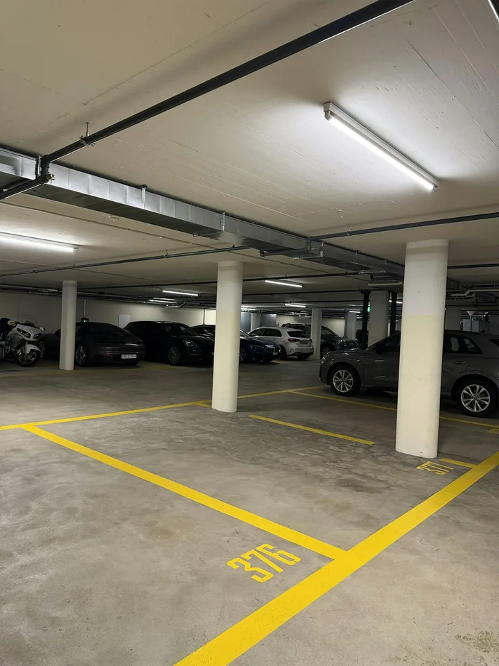 Tiefgaragenparkplatz im Hardturmpark zu vermieten
