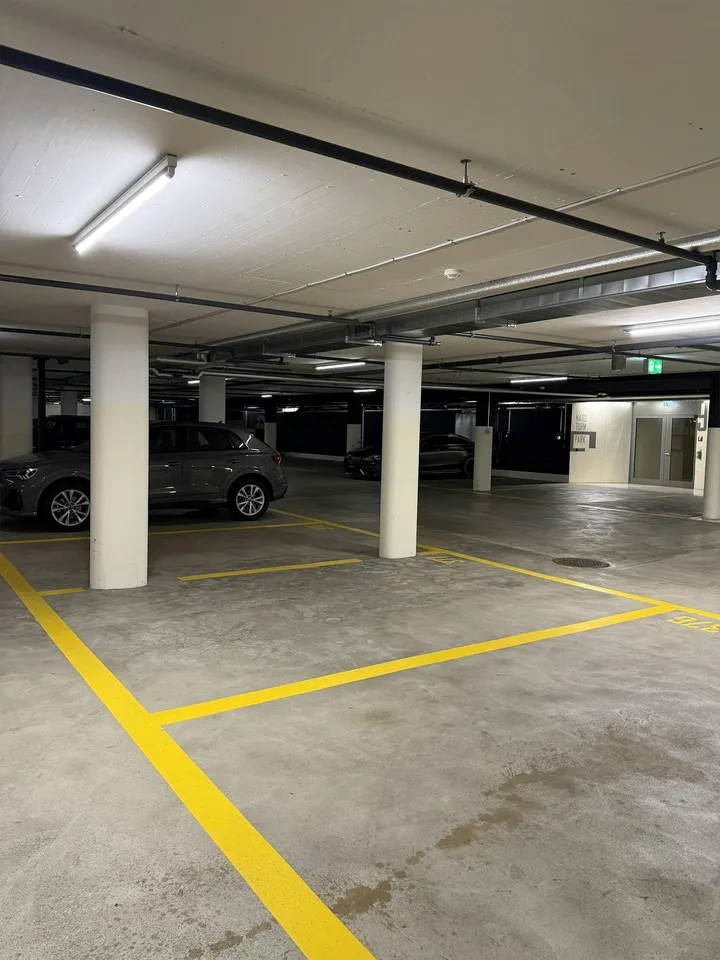 Tiefgaragenparkplatz im Hardturmpark zu vermieten