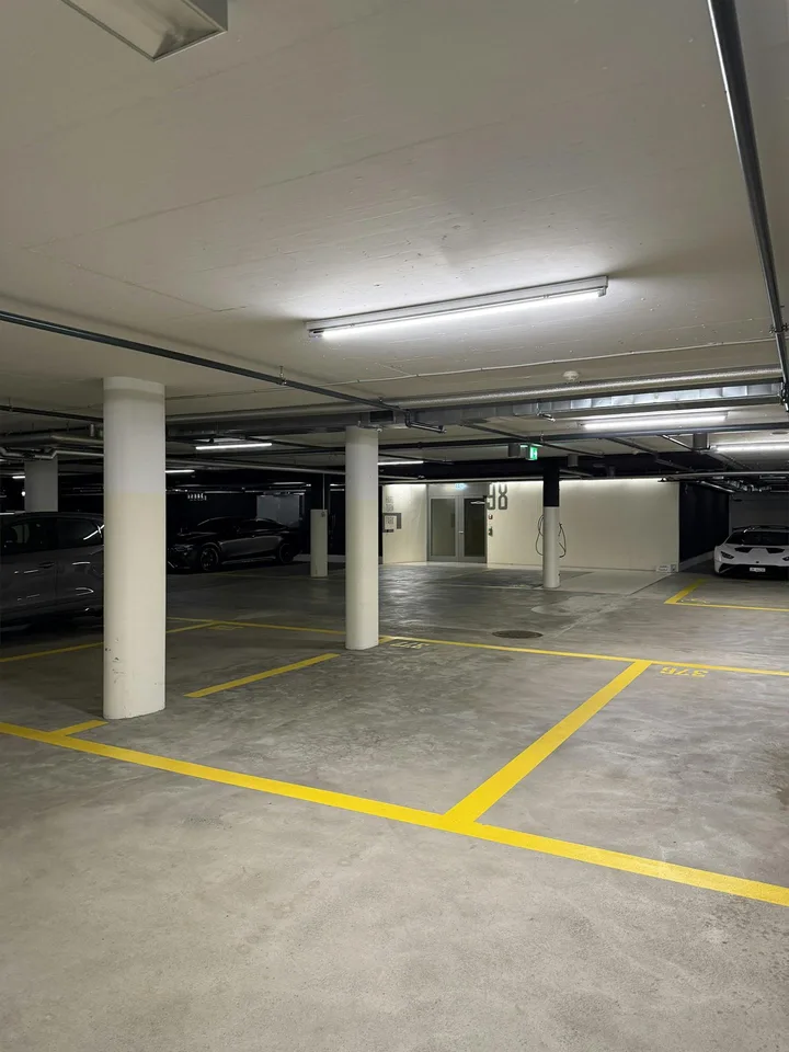 Tiefgaragenparkplatz im Hardturmpark zu vermieten