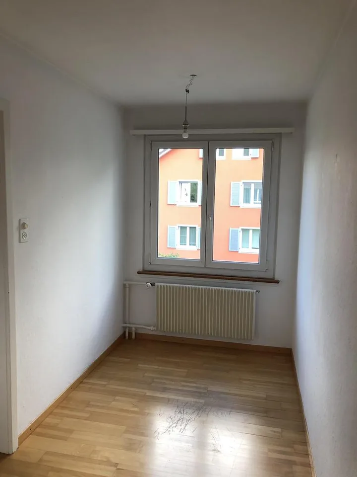 ältere 4.5 Zimmerwohnung in 2 Familienhaus zu vermieten