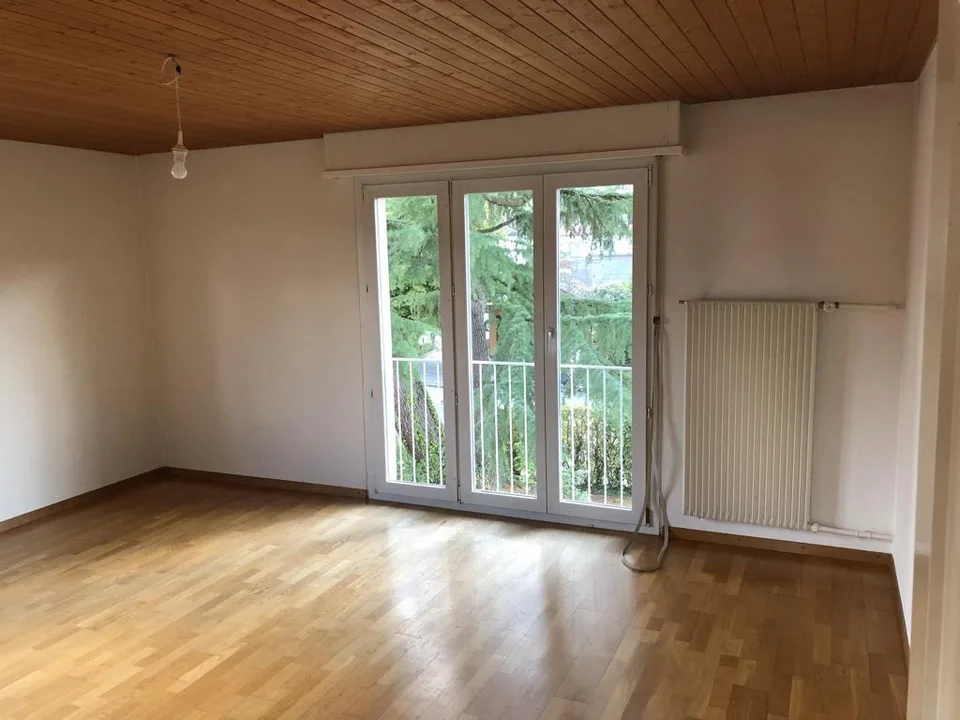 ältere 4.5 Zimmerwohnung in 2 Familienhaus zu vermieten