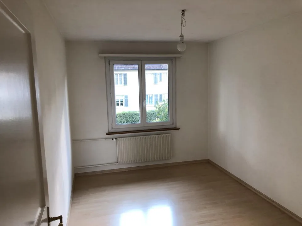 ältere 4.5 Zimmerwohnung in 2 Familienhaus zu vermieten