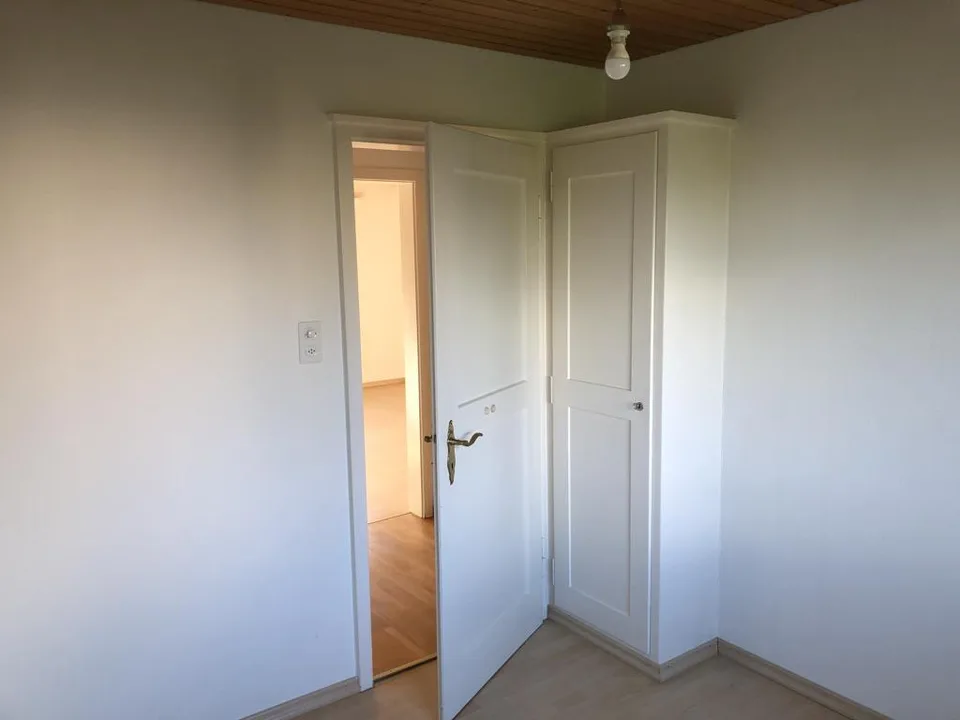 ältere 4.5 Zimmerwohnung in 2 Familienhaus zu vermieten