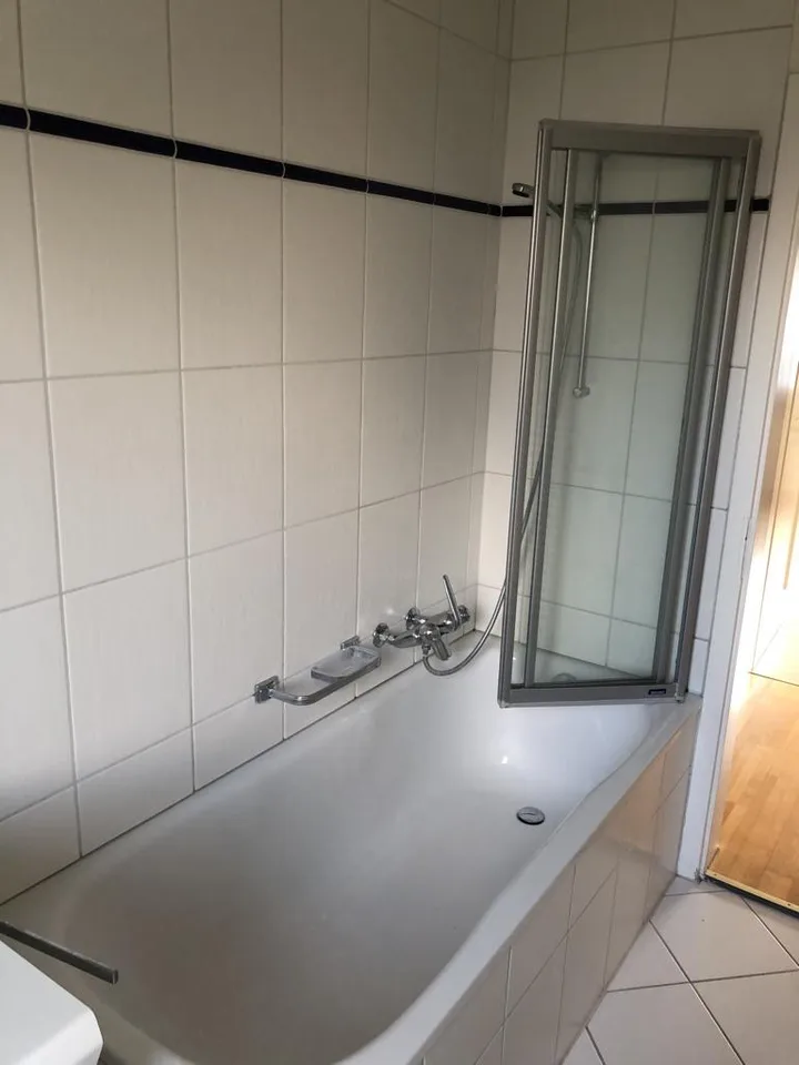 ältere 4.5 Zimmerwohnung in 2 Familienhaus zu vermieten