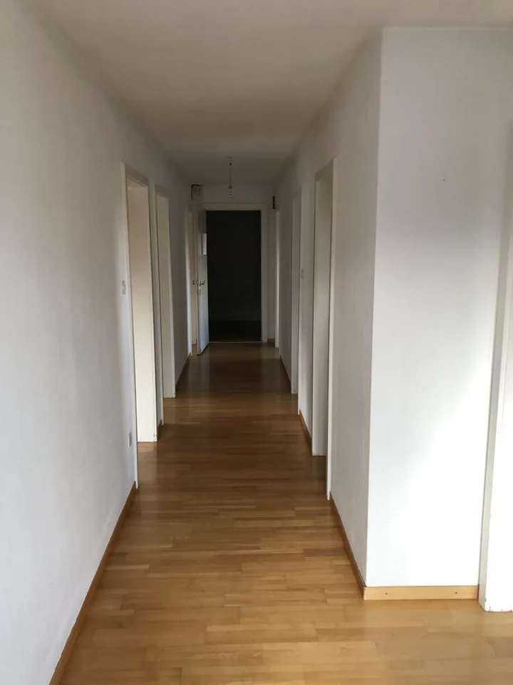 ältere 4.5 Zimmerwohnung in 2 Familienhaus zu vermieten