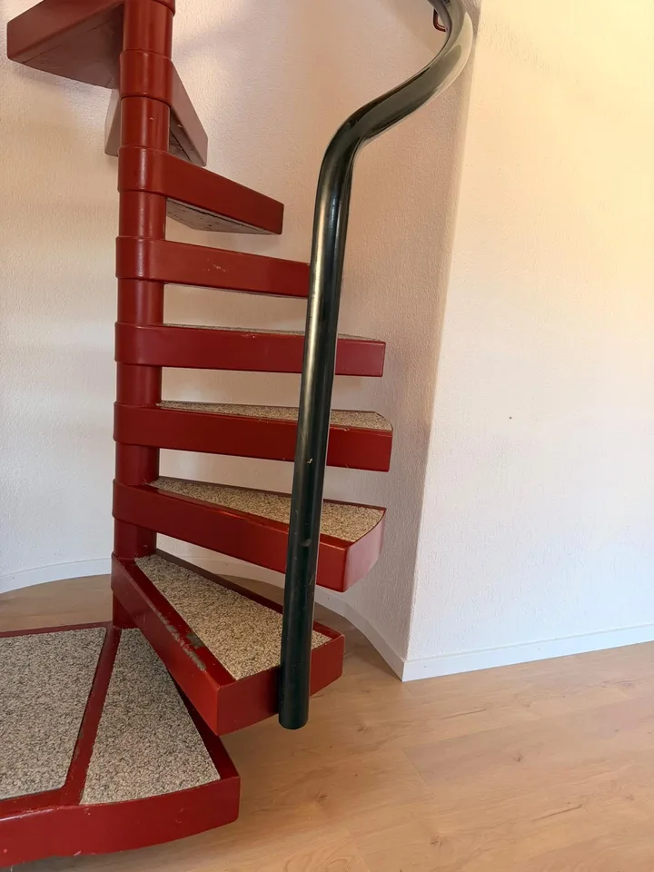 Charmante 3.5-Zimmer-Dachwohnung mit traumhafter See- und Bergsicht
