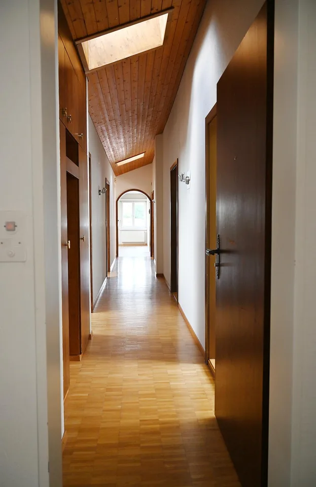Einmalige 4,5 Zimmer-Dachwohnung mit Dachterrasse