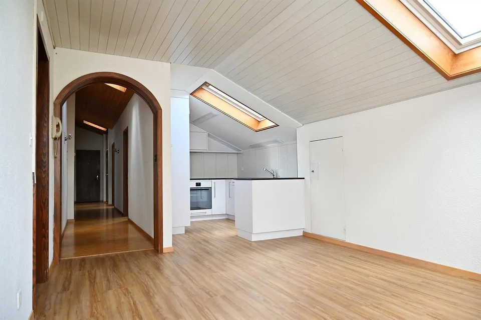 Einmalige 4,5 Zimmer-Dachwohnung mit Dachterrasse