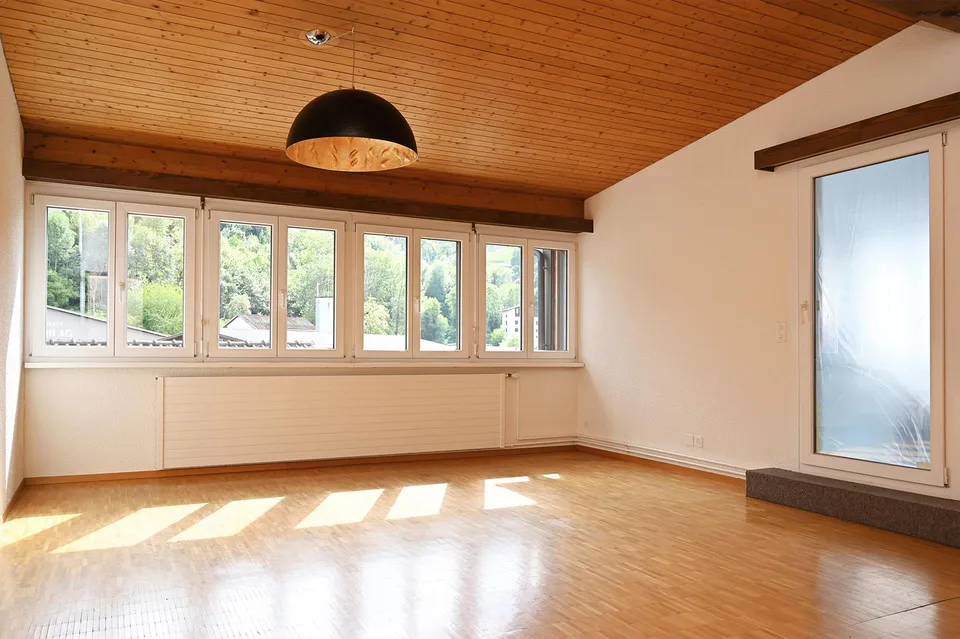 Einmalige 4,5 Zimmer-Dachwohnung mit Dachterrasse